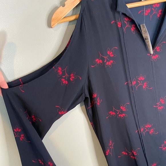 NWT LOFT Floral Cold Shoulder Flowy Top - Picture 9 of 11